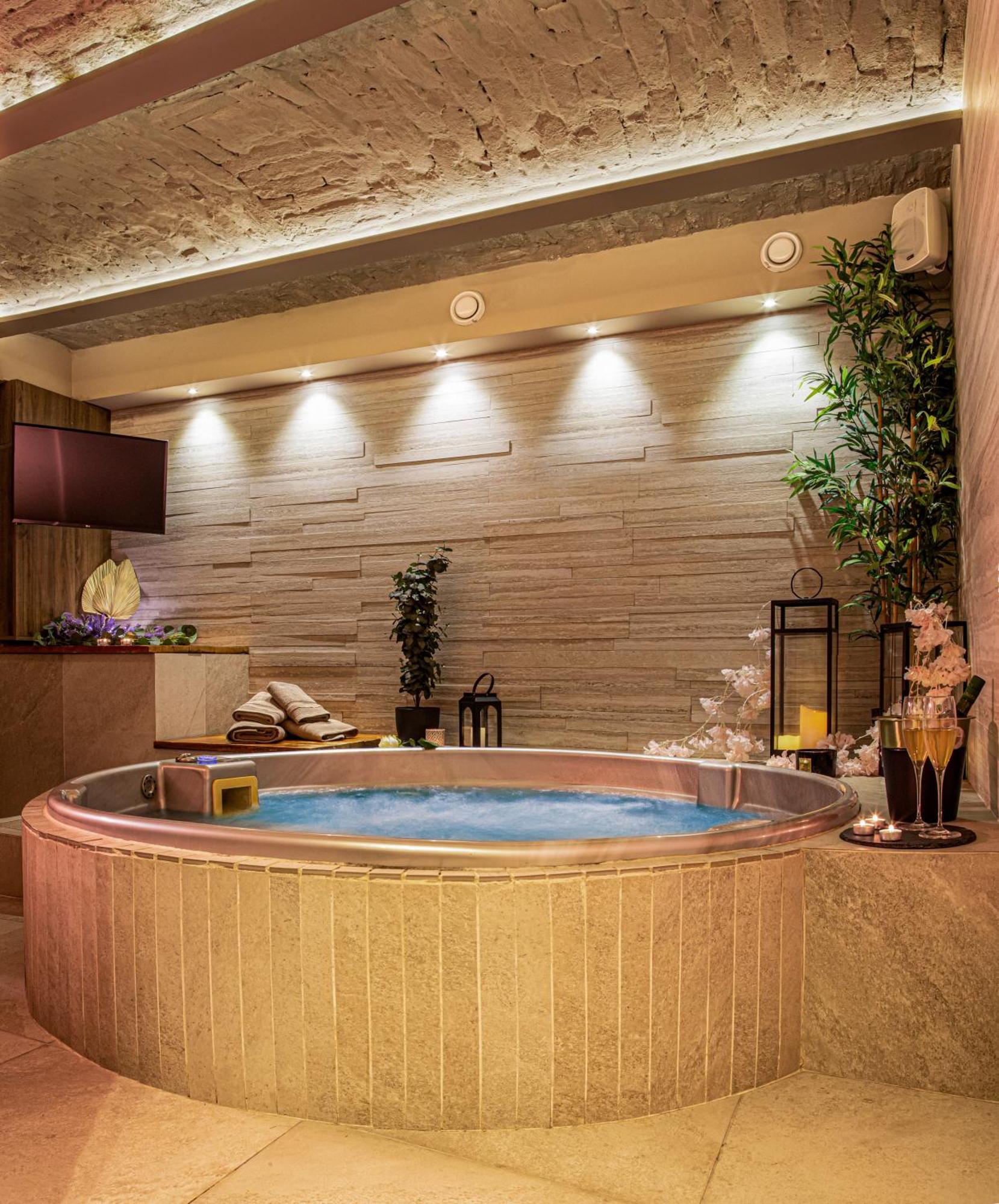 Venus Apartment With Jacuzzi And Sauna - City Center Belgrade Exterior photo